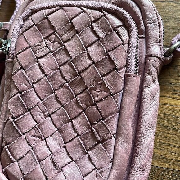 Genicci Purple Leather crossbody 💜 - Picture 3 of 8